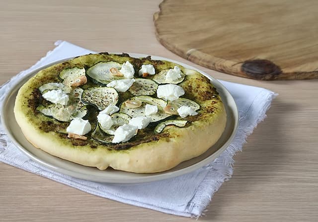 Cuketová pizza s Lučinou